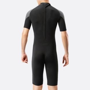 Lightweight stretch fit men's short wetsuit