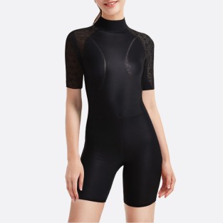 Women's short-sleeved wetsuit with shoulder print